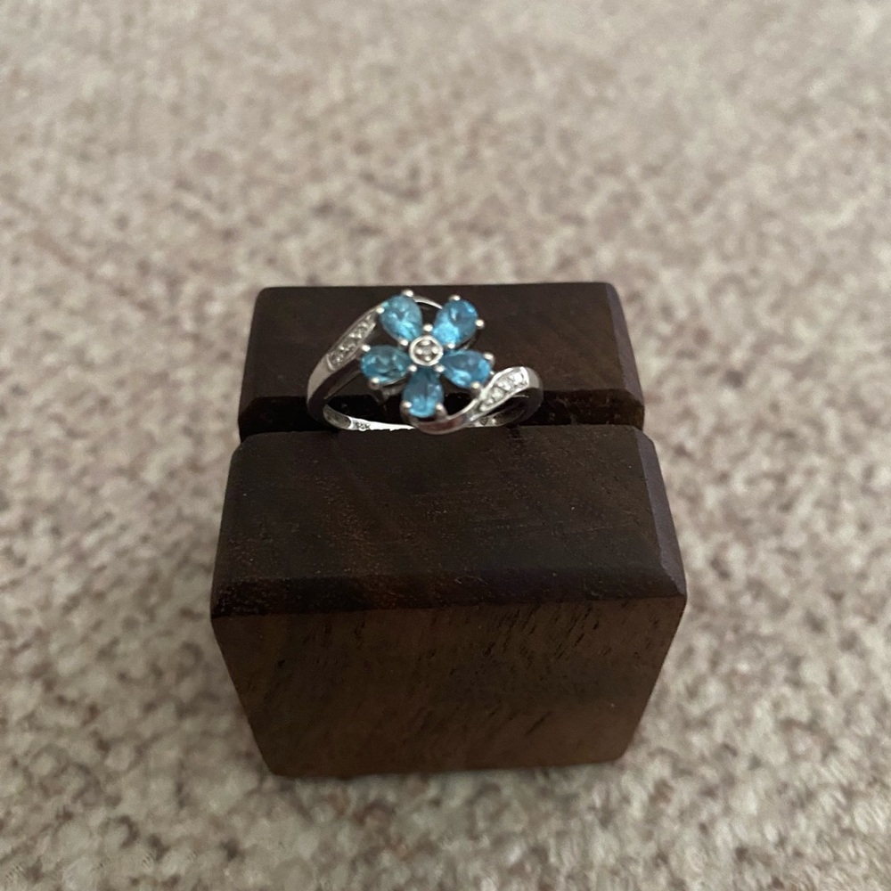 14k white gold ring